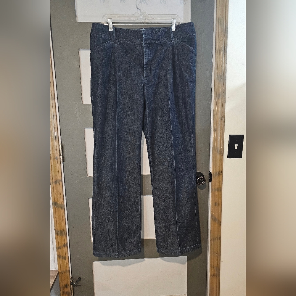 Lee Wide Straight Leg Just Below The Waist Jeans- EUC